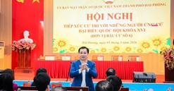 Trưởng ban Tuyên giáo Cơ quan UBTƯ MTTQ Việt Nam Vũ Văn Tiến trình bày chương trình hành động với cử tri Hải Phòng