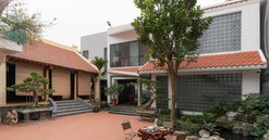 Cải tạo ngôi nhà cũ 105m2 thành tổ ấm ngập tràn ánh sáng bên nhà thờ họ