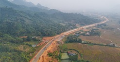 Phấn đấu đưa tuyến cao tốc hàng chục nghìn tỷ tại tỉnh là 'địa đầu Tổ quốc' về đích vào 30/4