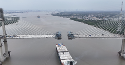 Chưa đầy 1 tháng nữa, chính thức hợp long cây cầu dây văng có tĩnh không cao nhất Việt Nam