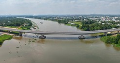 Tháng này, cây cầu trọng yếu 600 tỷ bắc qua dòng sông biểu tượng của TP. HCM sẽ chính thức thông xe