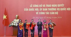 Chủ tịch Quốc hội dự Lễ công bố, trao Nghị quyết của Quốc hội, UBTVQH về công tác cán bộ