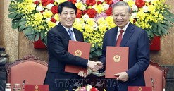 Bàn giao công tác giữa Tổng Bí thư, Chủ tịch nước Tô Lâm và nguyên Chủ tịch nước Lương Cường