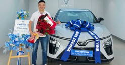 Chủ xe VinFast VF 7: “Đáng lẽ nên chuyển sang xe điện sớm hơn”