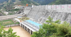 Huy động gần 3 triệu m3 bê tông, Việt Nam hoàn thành công trình lot top thế giới, bên cạnh những công trình của Trung Quốc, Nga, Paraguay, Mỹ, Venezuela