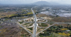 Chỉ vài giờ nữa, chính thức thông xe 20km cao tốc ‘rừng - biển’ đầu tiên của Việt Nam