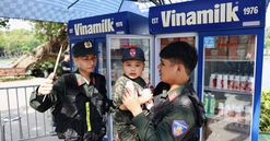 Vinamilk chung tay lan tỏa thông điệp “tổ quốc bình yên” với 40.000 sản phẩm dành cho cộng đồng