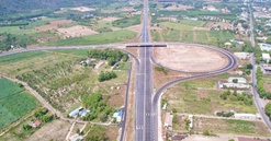 Hơn 10 ngày nữa, đoạn tuyến cao tốc gần 18.000 tỷ đi qua TP rộng nhất Việt Nam sẽ thông xe
