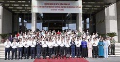 Thủ tướng Chính phủ và Chủ tịch Quốc hội gặp mặt lãnh đạo các cơ quan báo chí