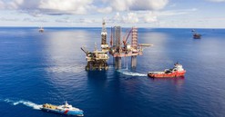 Petrovietnam mang hơn 370.000 tỷ đồng gửi ngân hàng, gánh 11.500 tỷ nợ xấu từ dự án lọc hoá dầu Nghi Sơn 9 tỷ USD