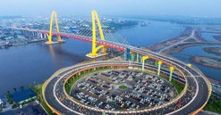 Cây cầu hơn 2.300 tỷ tại TP nhỏ nhất Việt Nam hoàn thành chỉ sau 22 tháng: Trục động lực liên vùng kết nối đến đại đô thị của Vingroup