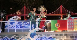 Ngắm 12 cây cầu lộng lẫy trong Carnaval đường phố DIFF 2018