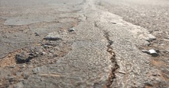 Đường ngàn tỷ ở TP. Buôn Ma Thuột chưa xây xong đã nứt nẻ