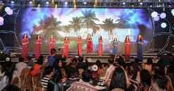 Trình diễn BST áo dài dát vàng tại sự kiện tri ân khách hàng của Sun Group