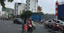 Ôm hàng nghìn m2 "đất vàng" trung tâm Sài Gòn rồi bỏ hoang chục năm