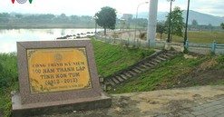 Phá công trình kỷ niệm 100 năm thành lập tỉnh Kon Tum để lấy sắt vụn