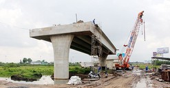 Ì ạch cao tốc về miền Tây