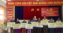 Novaland hỗ trợ bò giống cho hộ nghèo Long An trị giá 2,8 tỷ đồng