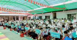 CapitaLand Development hỗ trợ dụng cụ học tập cho 1.400 học sinh 