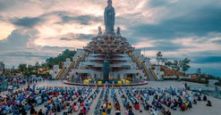 Mùa Vu Lan báo hiếu, hàng nghìn Phật tử hành hương về Núi Bà Đen cầu bình an tới đấng sinh thành