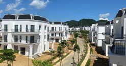Biệt thự, liền kề Hà Nội năm 2023: từ giảm giá đến đi ngang 