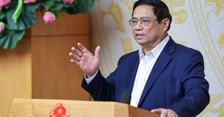 Thủ tướng: Nghiêm cấm việc mở rộng room tín dụng và dành lãi suất thấp cho thành viên ban lãnh đạo ngân hàng