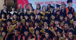 FE CREDIT chấp cánh ước mơ vươn xa cho nhiều sinh viên
