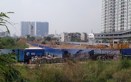 Dân Sài Gòn vung tiền tỷ mua nhà trên cỏ xanh