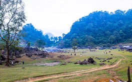 Photo Travel: Hang Táu, "viên ngọc thô" trên cao nguyên Tà Số