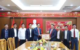 Chủ tịch UBND tỉnh Hà Tĩnh Võ Trọng Hải chúc tết Ngân hàng Nhà nước Chi nhánh tỉnh Hà Tĩnh