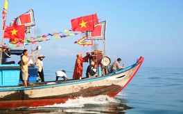 Người dân vùng biển Đà Nẵng, Quảng Nam tổ chức lễ hội cầu ngư mong vụ mùa bội thu
