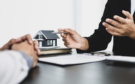 Bố mẹ mất không để lại di chúc, di sản thừa kế chia thế nào?