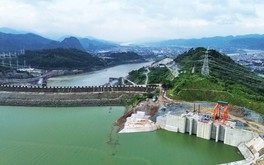 Dự án thủy điện mở rộng có quy mô lớn nhất Việt Nam của EVN vừa đạt cột mốc quan trọng