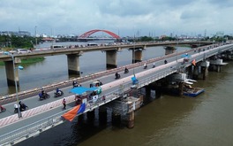 Cầu vượt sông 11.000 tấn áp dụng kỳ tích Việt Nam, nâng tĩnh không lên 1m từ hôm nay