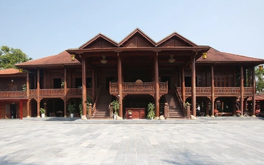 Huy động 500m3 gỗ lim 900 năm tuổi từ Lào cùng 20.000 công lao động, xây dựng công trình đạt kỷ lục Việt Nam