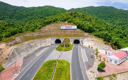 ‘Vua hầm’ Việt Nam miễn phí đường bộ cho các đoàn xe cứu trợ miền Trung