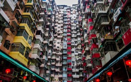 Hong Kong trong ‘ma trận chung cư’: Monster Building và nỗi sợ cháy nổ giữa đô thị chật chội