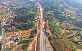 5 ngày nữa, chính thức thông xe đoạn đầu tiên trên tuyến cao tốc dài nhất Việt Nam: Vốn đầu tư hơn 11.000 tỷ, là hành lang giao thông chiến lược