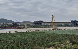 Sắp hợp long cầu trăm tỷ thay thế cho cây cầu đặc biệt hiếm hoi có đường bộ chung đường sắt tại Việt Nam