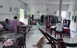 Căn nhà ở miền Tây gây xôn xao vì như mê cung: Quy mô 560m2, bên trong đặt 8 bộ bàn ghế