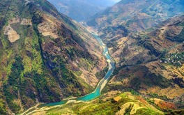 Lần đầu tiên Việt Nam có một cao nguyên sở hữu hẻm vực sâu nhất Đông Nam Á trở thành điểm đến hàng đầu thế giới 2025