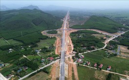 Khẩn trương thi công 2 dự án đường cao tốc