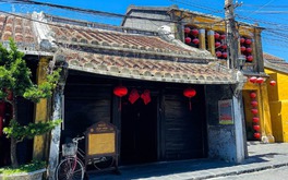 Ngôi nhà gỗ lim của thương nhân thuốc Bắc, được ví như 'di tích sống' của khu phố đẹp nhất Việt Nam