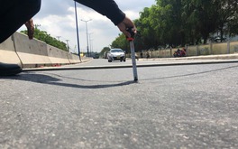 Cầu ở TP. HCM chưa thông xe chính thức đã xuất hiện sụt lún, lộ vết nứt