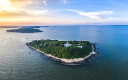 Hòn đảo 'tí hon' giữa vùng biển miền Bắc: Sở hữu một trong 5 ngọn hải đăng cổ nhất Việt Nam, chỉ rộng hơn 10km2 nhưng có cả rừng cổ thụ nguyên sinh