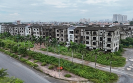 Hà Nội: Cận cảnh hàng trăm ngôi biệt thự 'triệu đô' bỏ hoang lãng phí tại khu đô thị Nam An Khánh