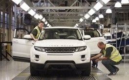 Hãng xe chuyên sản xuất Range Rover đã 1 tháng nay không xuất xưởng bất cứ chiếc xe nào: Chuyện gì đang xảy ra?