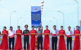 Thủ tướng: Khai thác cầu Phong Châu mới 'xứng đáng với mong mỏi và những giọt nước mắt của người dân'