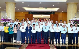 [Ảnh] Tổng Bí thư Tô Lâm chủ trì cuộc làm việc của Bộ Chính trị với Ban Thường vụ Đảng ủy các cơ quan Đảng Trung ương
