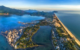 Vùng vịnh tọa lạc dưới chân ‘thiên hạ đệ nhất hùng quan’ được quy hoạch bài bản thành khu đô thị, du lịch vươn tầm quốc tế